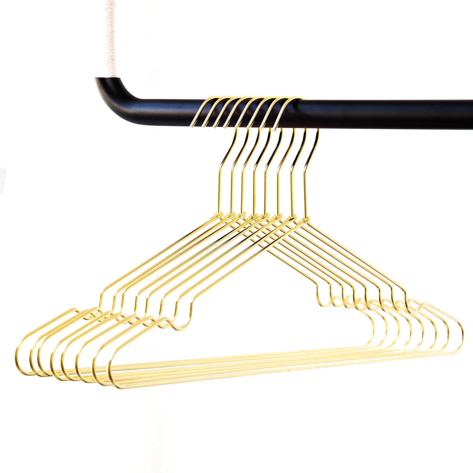 Buy clothes hangers made of sturdy metal online