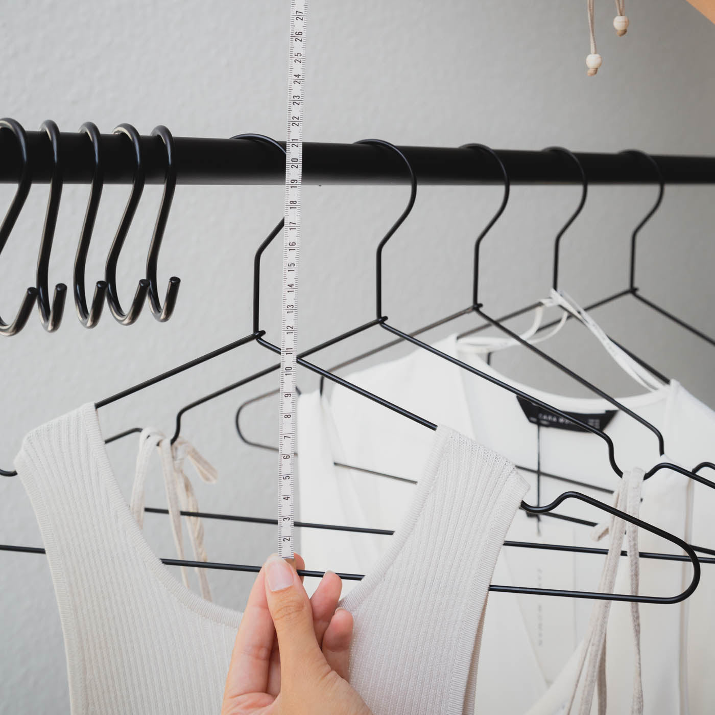 Buy clothes hangers made of sturdy metal online